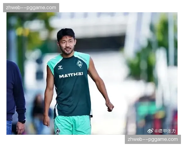 菅原由势不莱梅租借获得机会 右后卫位置竞争加剧良性循环